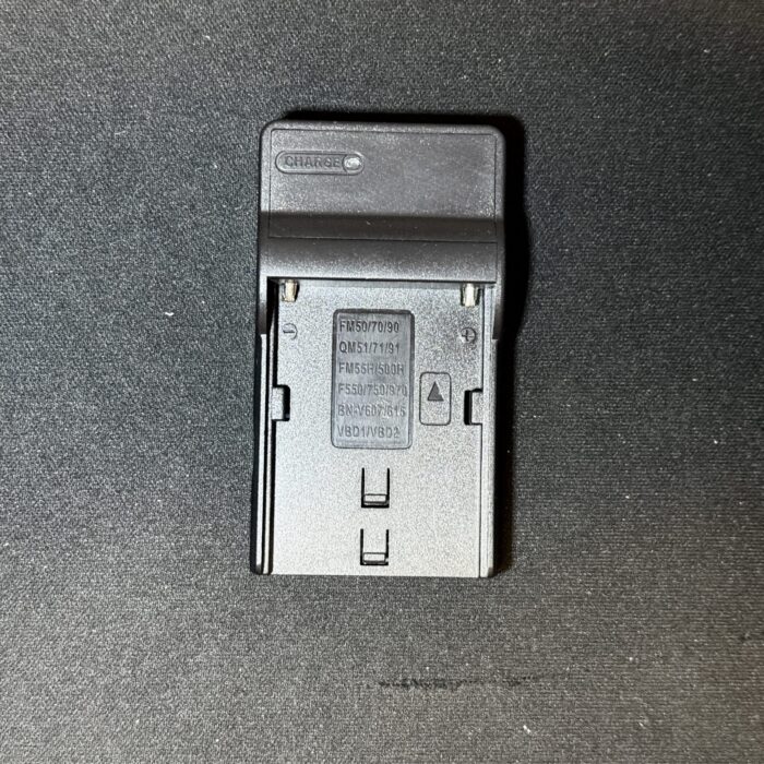 Carregador de Bateria NP Sony - BC VW1 - (Semi-Novo) - COD:LND