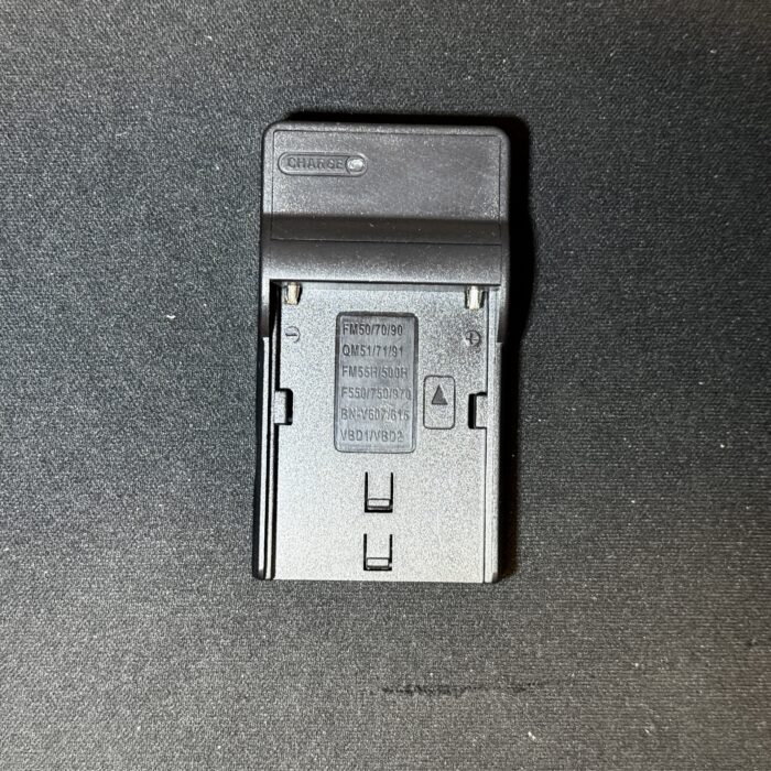 Carregador de Bateria NP - F750 E F330 - (Semi-Novo) - COD:LND